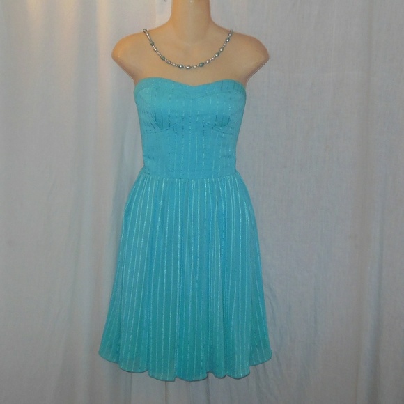 Guess Dresses & Skirts - Guess Strapless Mini Dress Size 10 NWOT